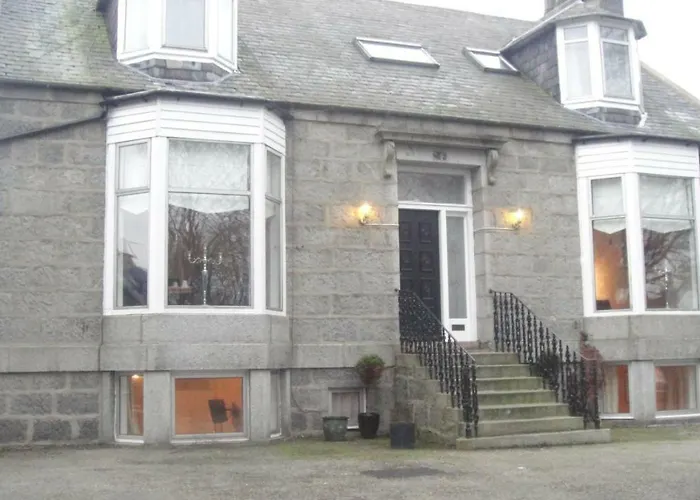 Station View Guest House Dyce